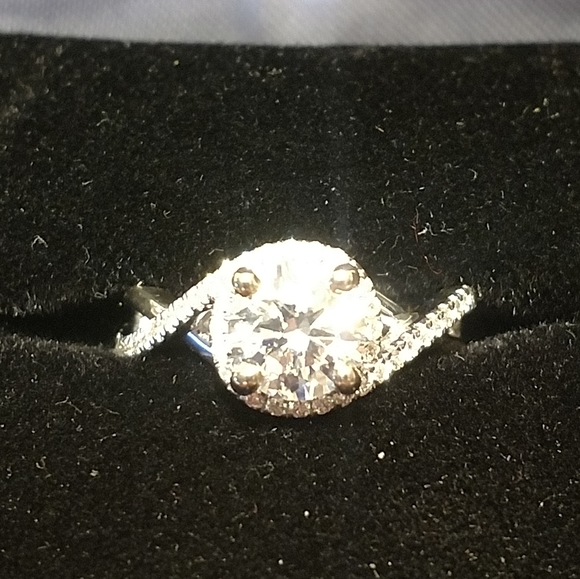 Engagement Ring - Picture 1 of 3